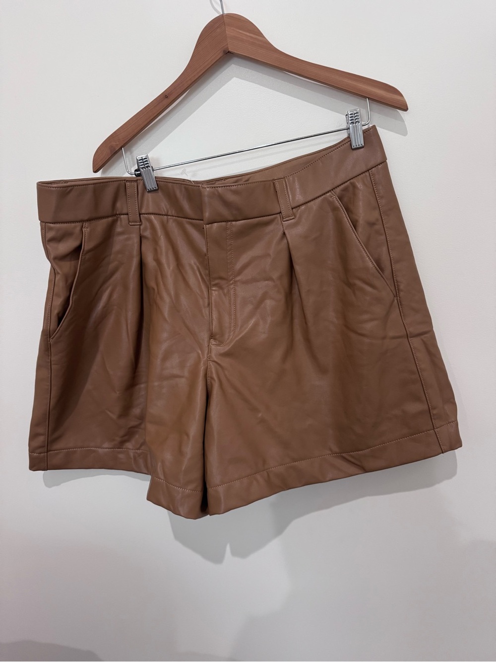Abercrombie & Fitch Cognac Faux Leather Shorts - Picture 2 of 5